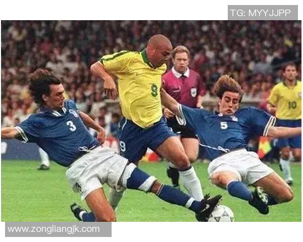 全球标志性足球明星的传奇故事与影响力探讨