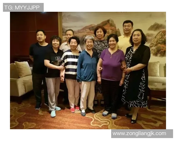 与足球明星亲密合影的难忘瞬间记录我的梦想与激情