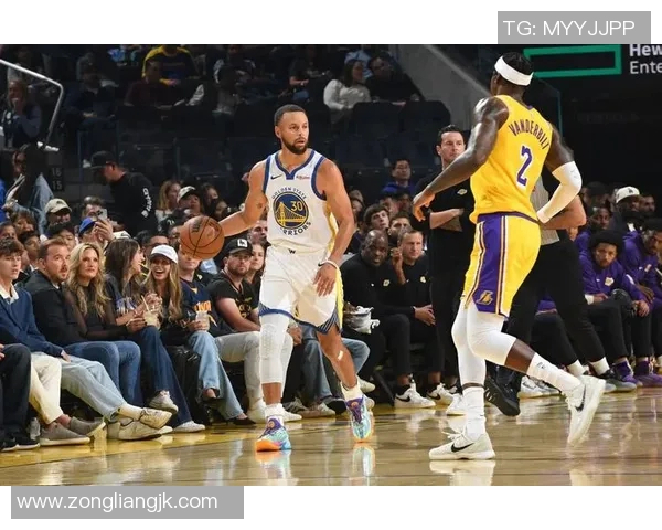 季前赛精彩对决勇士与湖人全场回顾与精彩瞬间分析 季前赛精彩对决勇士与湖人全场回顾与精彩瞬间分析